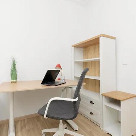 Modern Two-bedroom By Renters 华沙